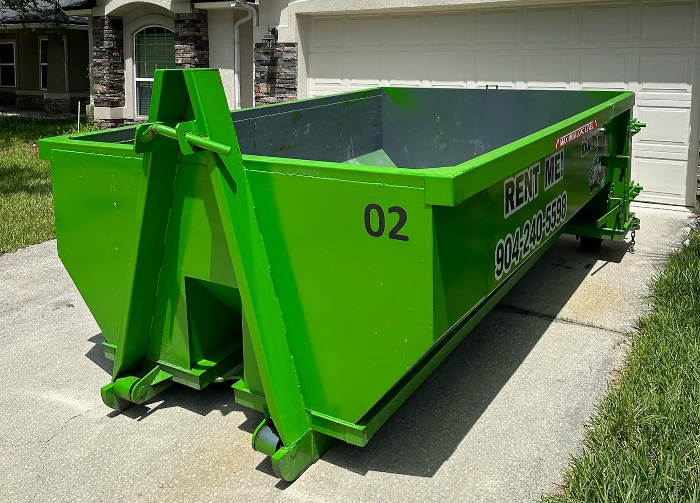 How Much Does a Dumpster Weigh? Weight Limits and Tonnage Guide How Much Does a Dumpster Weigh? Weight Limits and Tonnage Guide